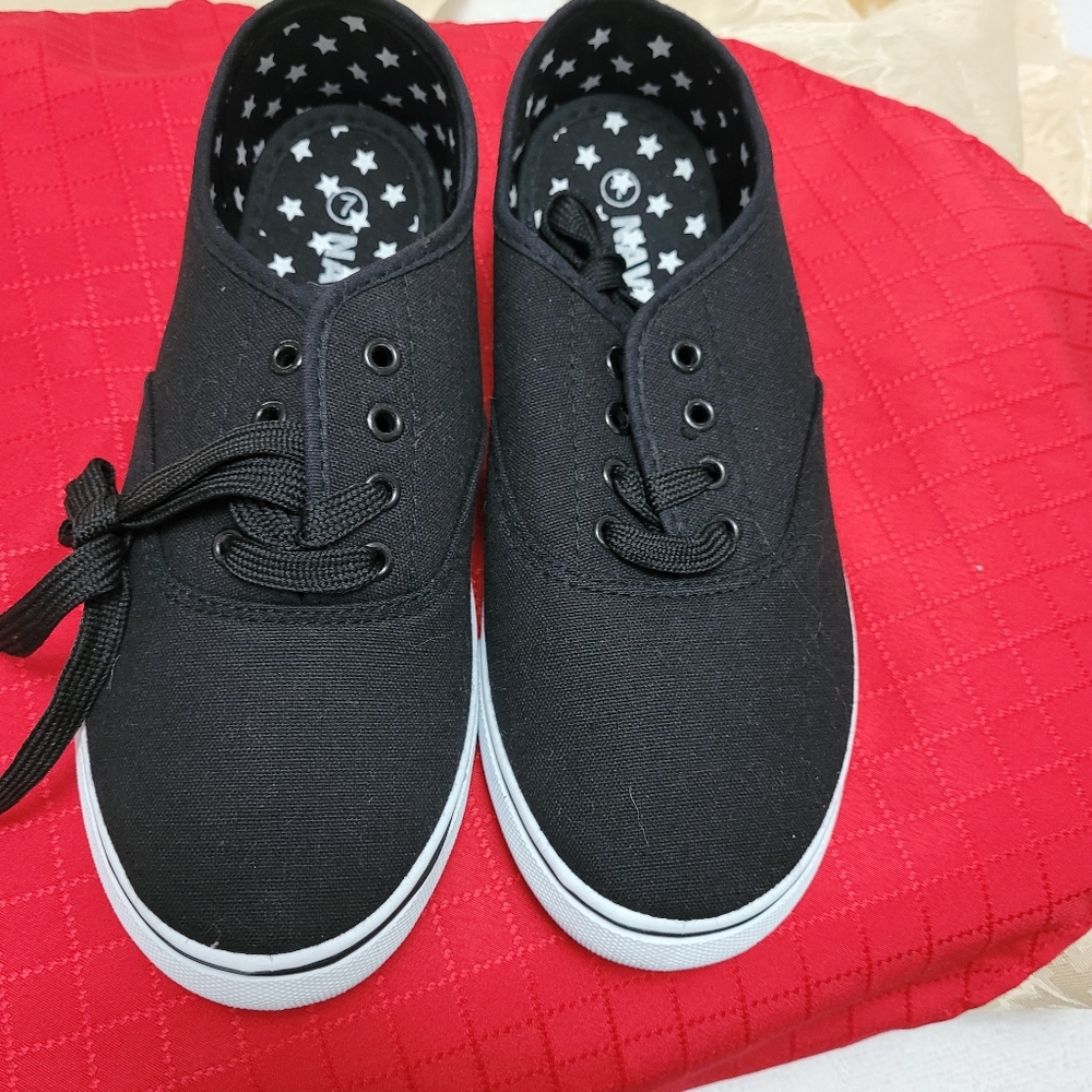 Size 7 black sneakers
